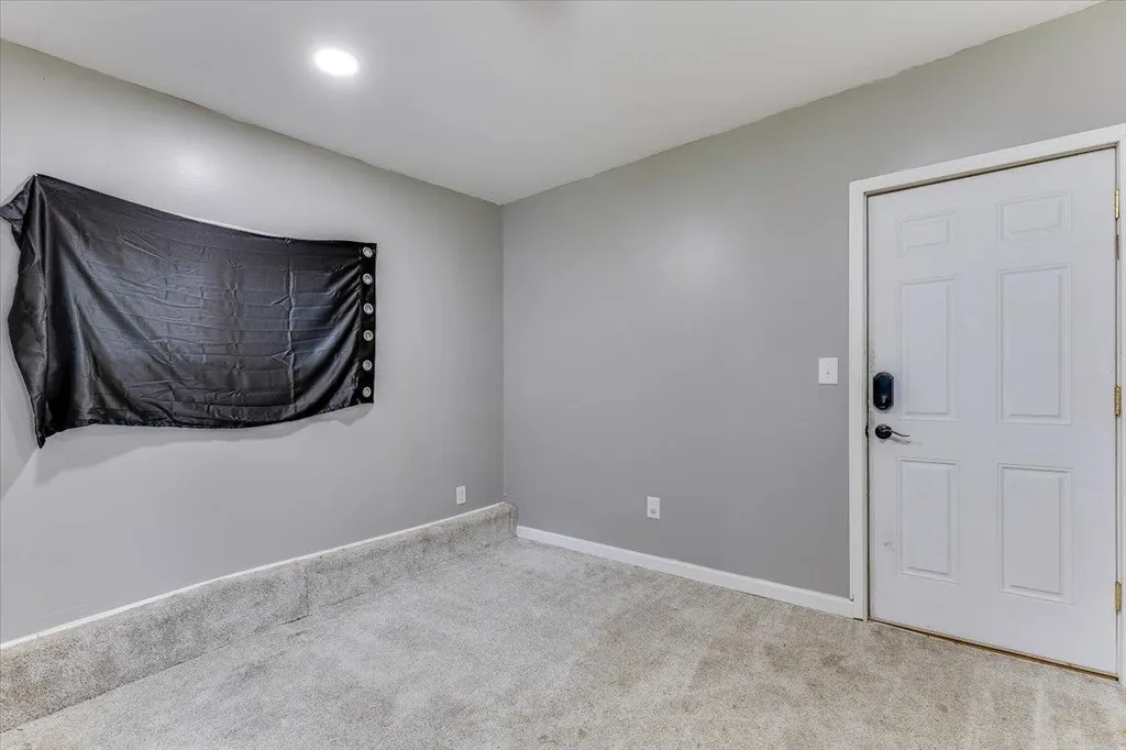 6413 N Longmont Park City KS 67219