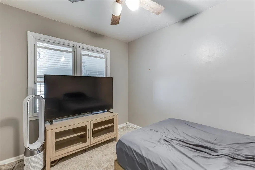 6413 N Longmont Park City KS 67219