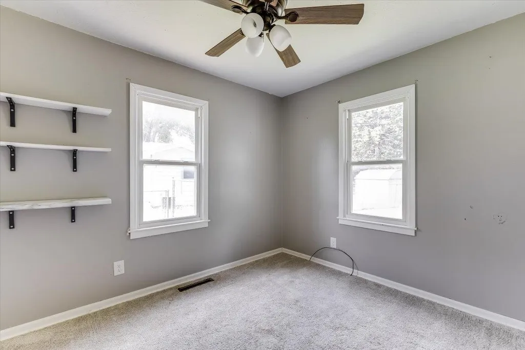 6413 N Longmont Park City KS 67219