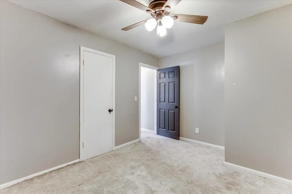 6413 N Longmont Park City KS 67219