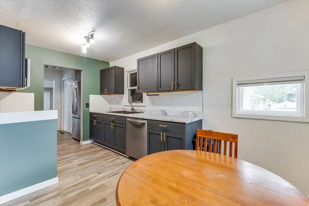 6413 N Longmont Park City KS 67219