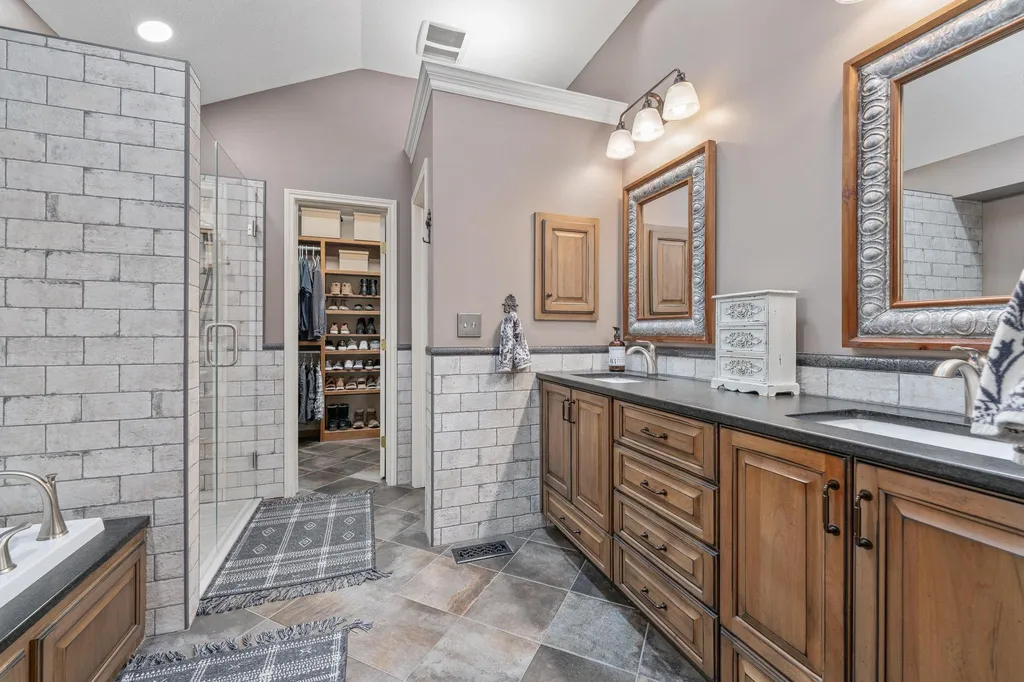 3159 W Keywest Court Wichita KS 67204