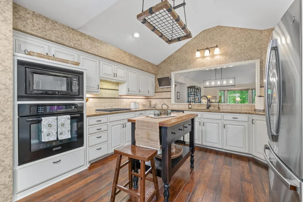 3159 W Keywest Court Wichita KS 67204