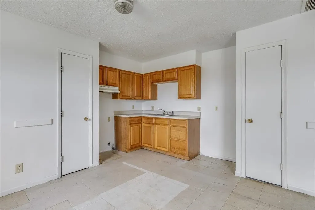 7031 W Frazier Lane Wichita KS 67212