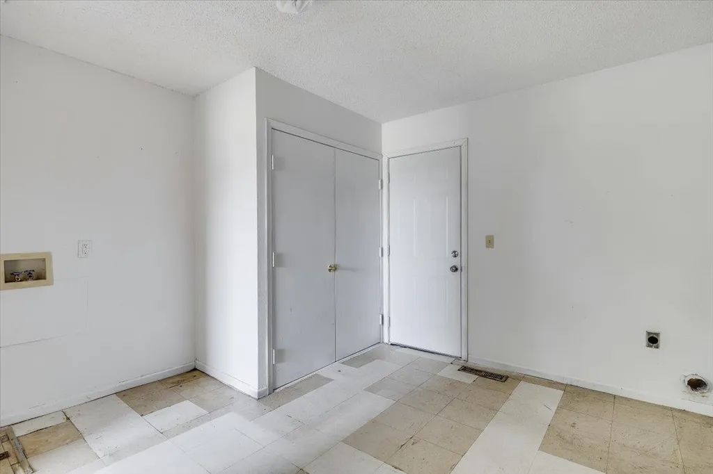 7031 W Frazier Lane Wichita KS 67212