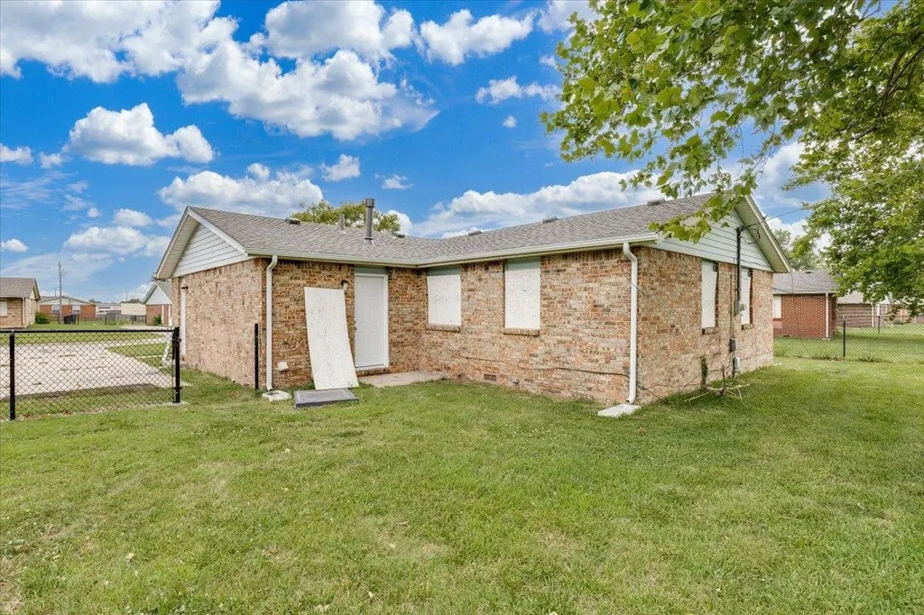 7031 W Frazier Lane Wichita KS 67212