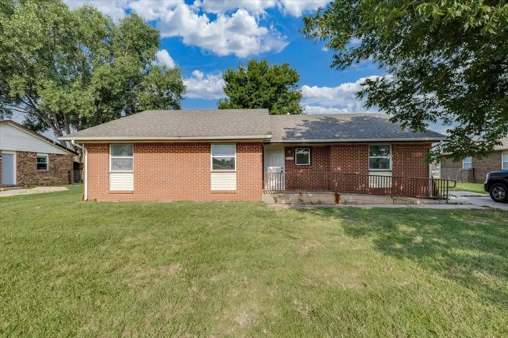 545 N Summitlawn Wichita KS 67212