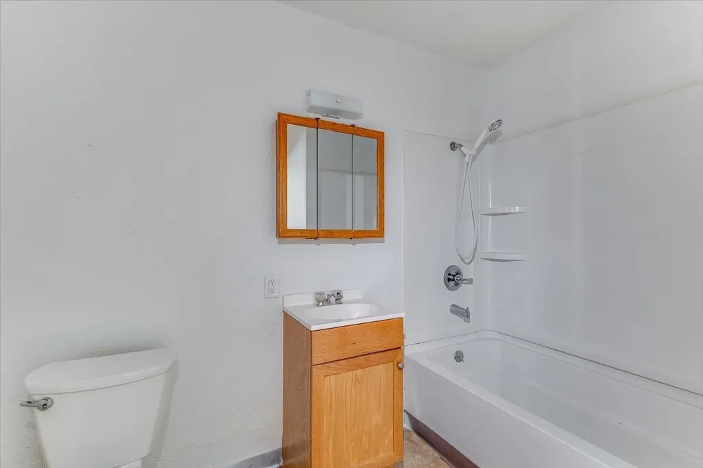 545 N Summitlawn Wichita KS 67212