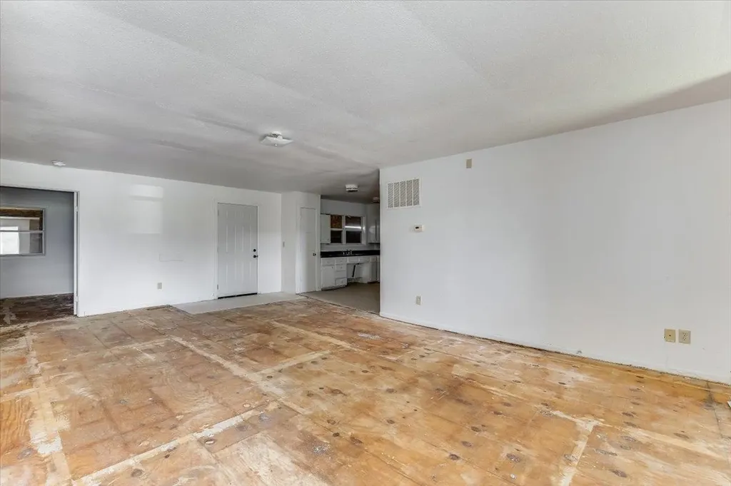545 N Summitlawn Wichita KS 67212
