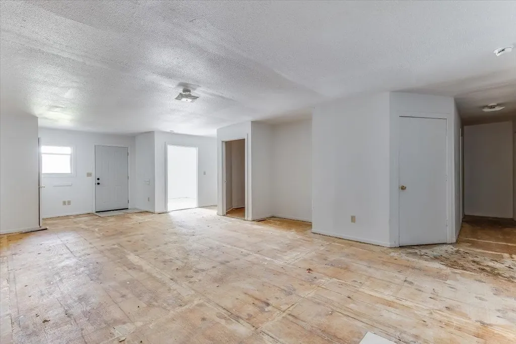 545 N Summitlawn Wichita KS 67212
