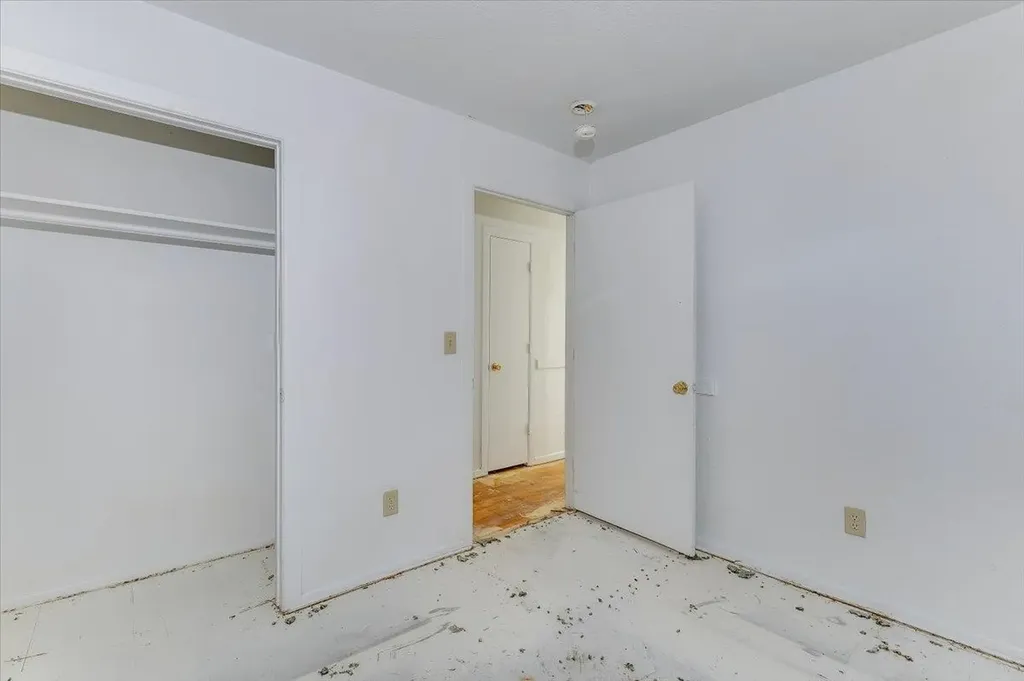 545 N Summitlawn Wichita KS 67212