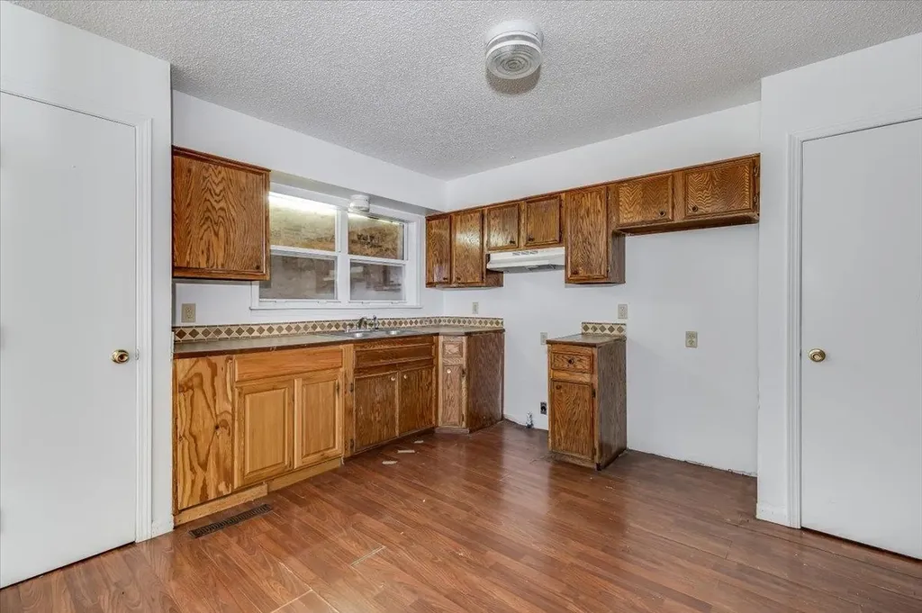 7015 W Newell Wichita KS 67212