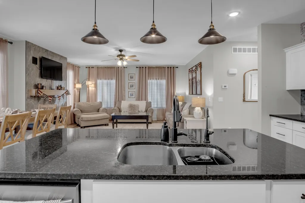 8857 N Hidden Lane Park City KS 67147