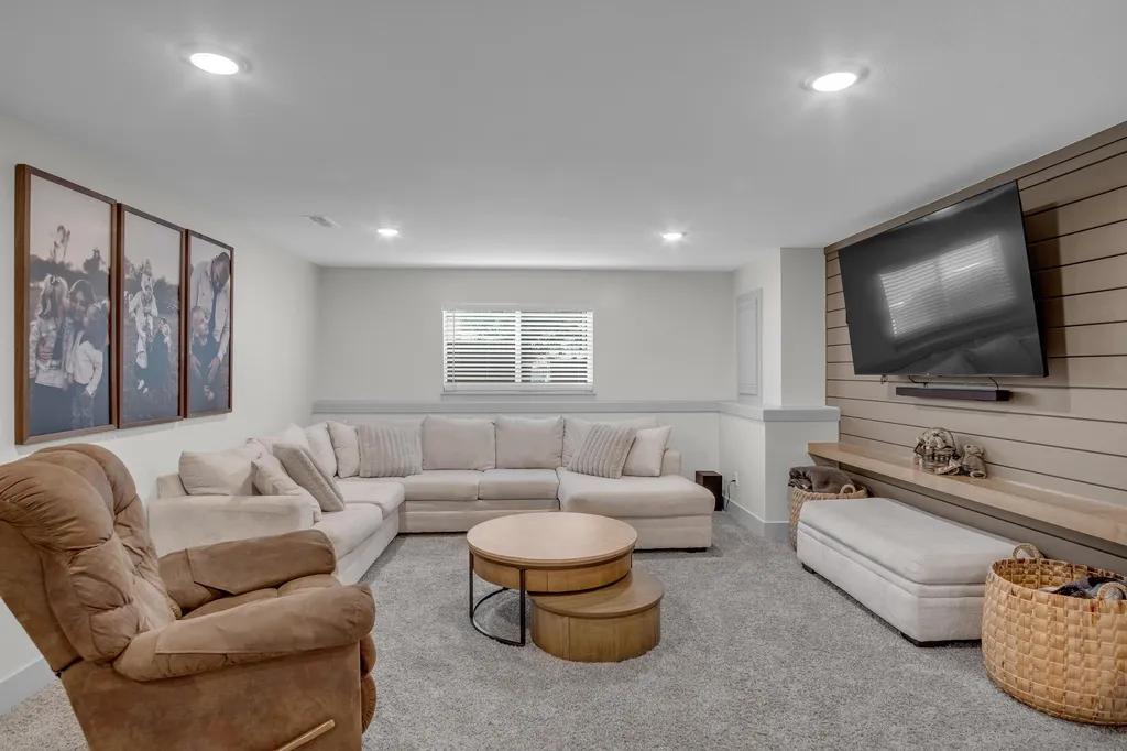 8857 N Hidden Lane Park City KS 67147