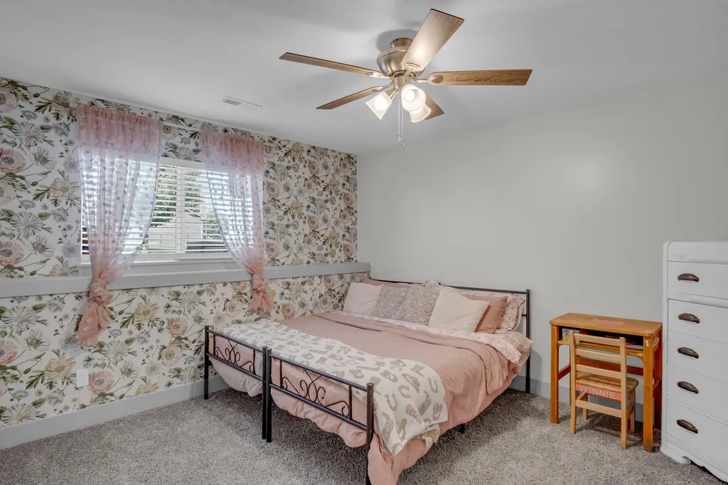 8857 N Hidden Lane Park City KS 67147