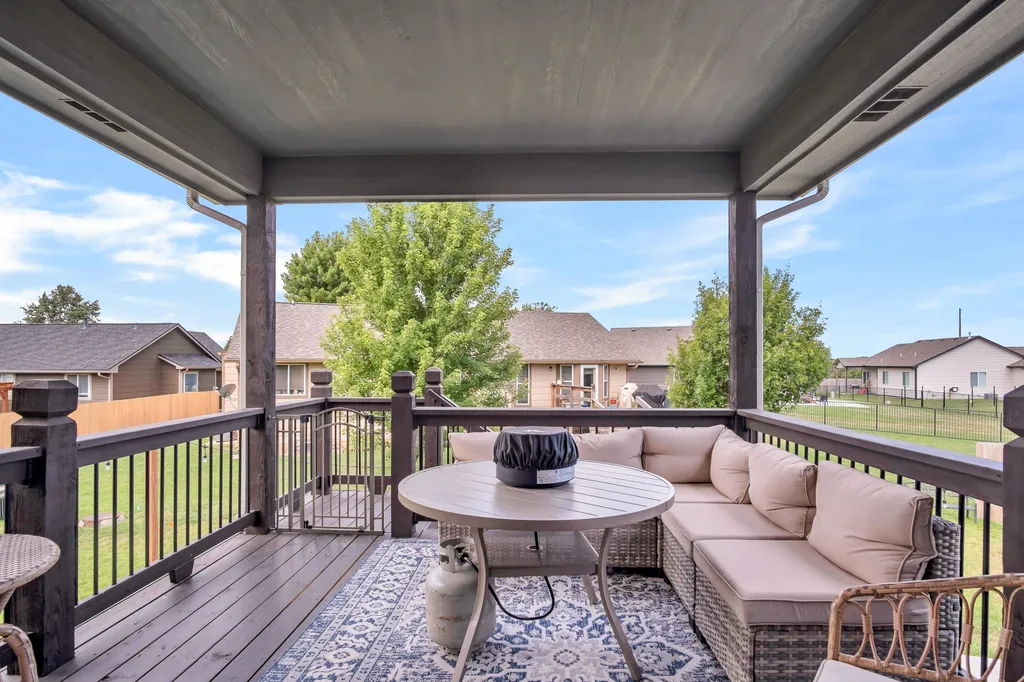 8857 N Hidden Lane Park City KS 67147