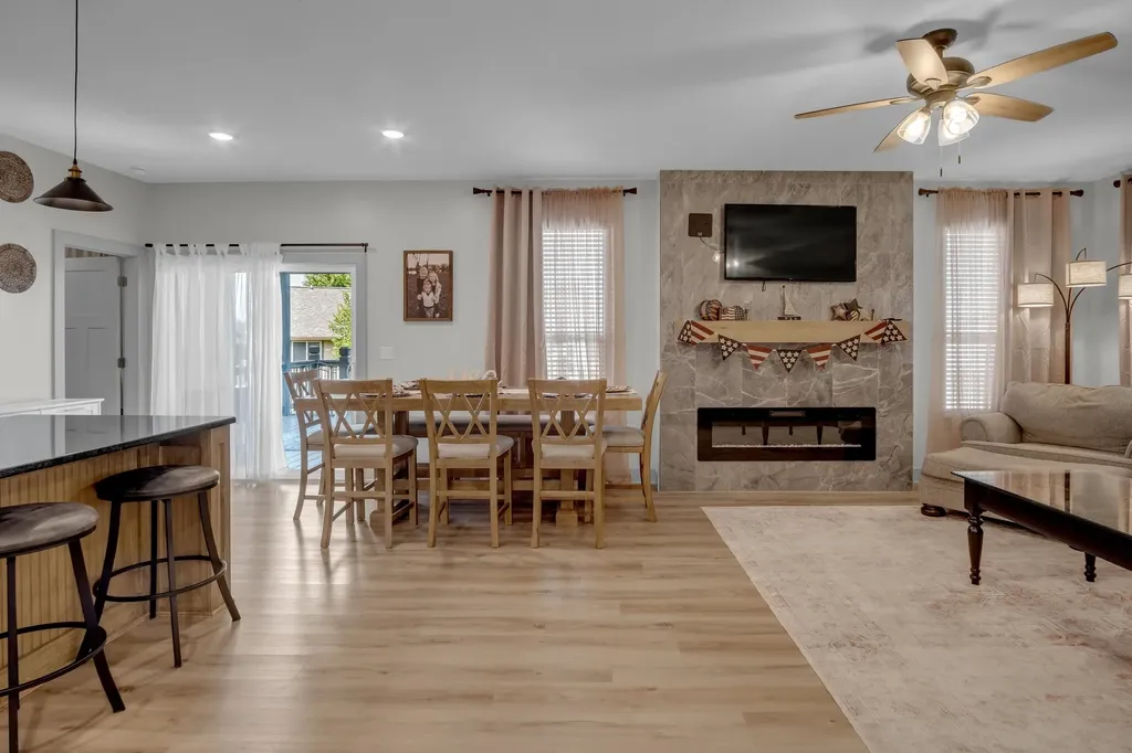 8857 N Hidden Lane Park City KS 67147