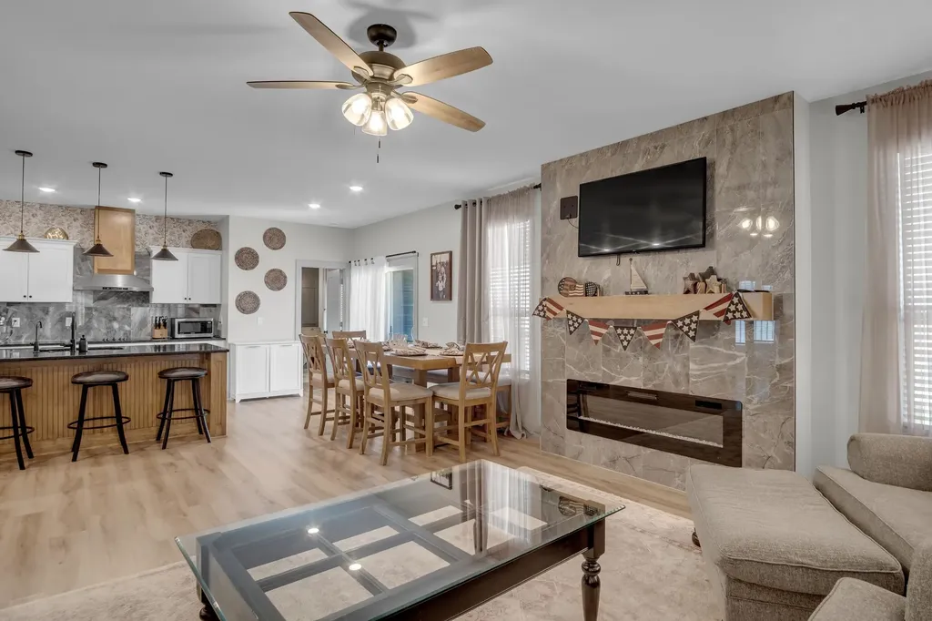 8857 N Hidden Lane Park City KS 67147