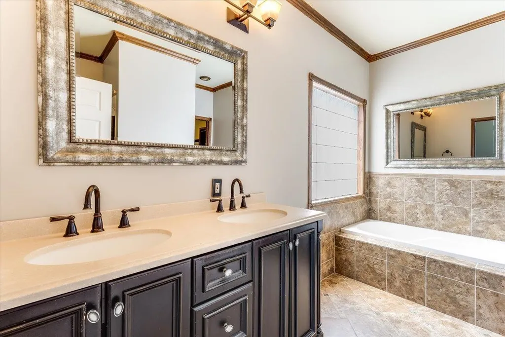 148 N Forestview Wichita KS 67235