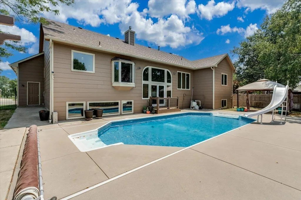 148 N Forestview Wichita KS 67235