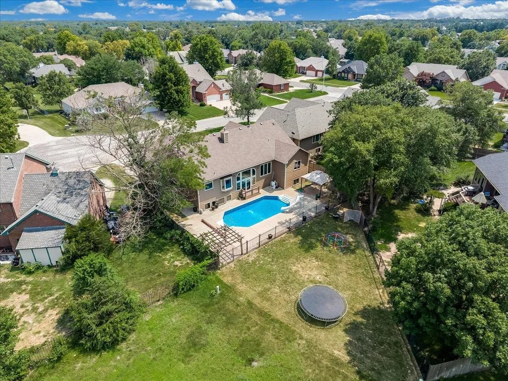 148 N Forestview Wichita KS 67235