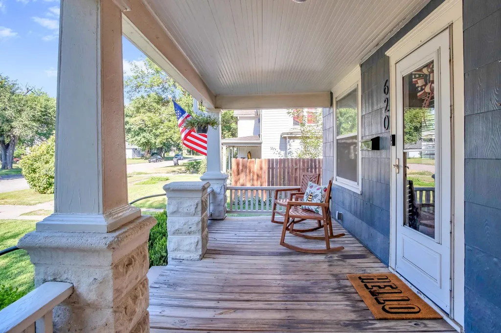 620 E 4th Street Newton KS 67114