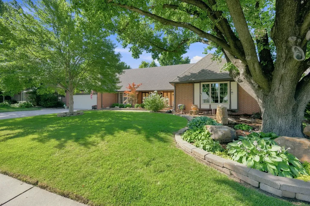 8329 E Huntington Street Wichita KS 67206