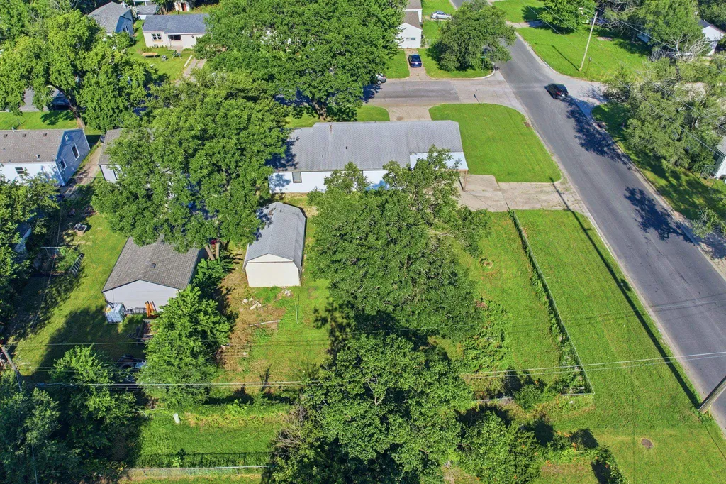 2010 S Glenn Wichita KS 67213