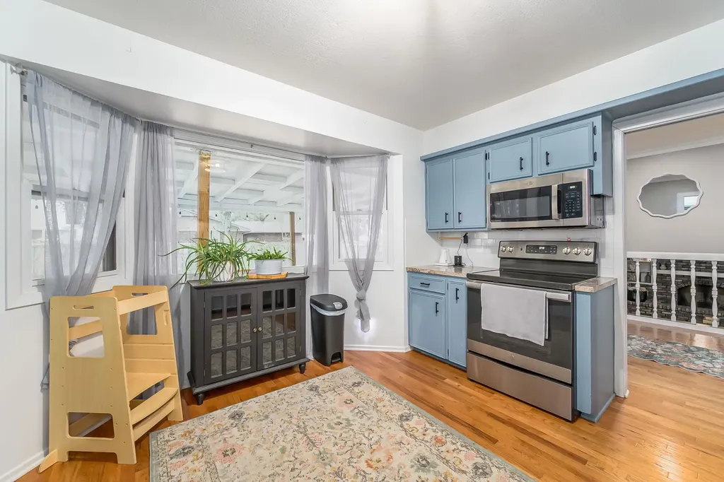621 N Willow Drive Derby KS 67037-1949