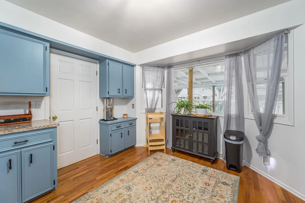 621 N Willow Drive Derby KS 67037-1949