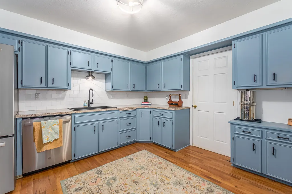 621 N Willow Drive Derby KS 67037-1949