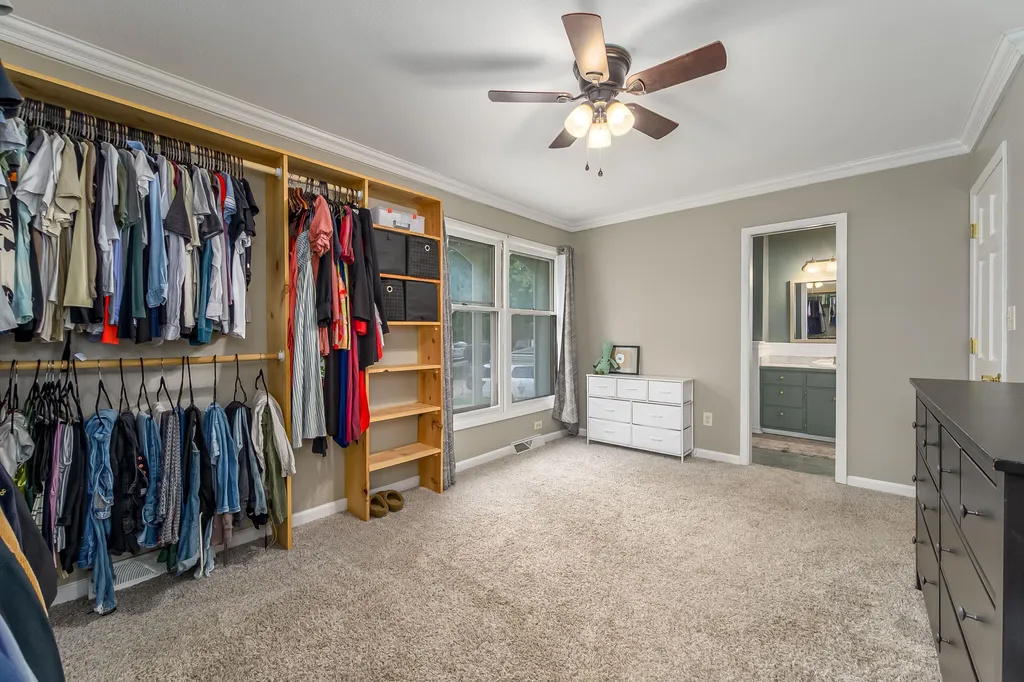 621 N Willow Drive Derby KS 67037-1949