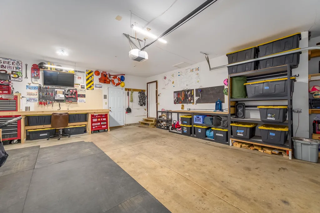 621 N Willow Drive Derby KS 67037-1949
