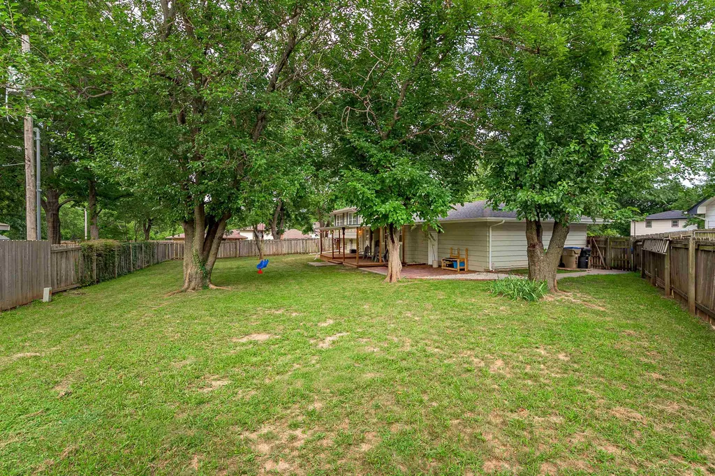 621 N Willow Drive Derby KS 67037-1949