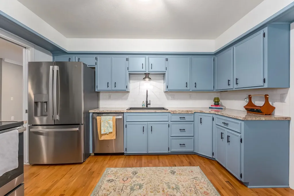 621 N Willow Drive Derby KS 67037-1949