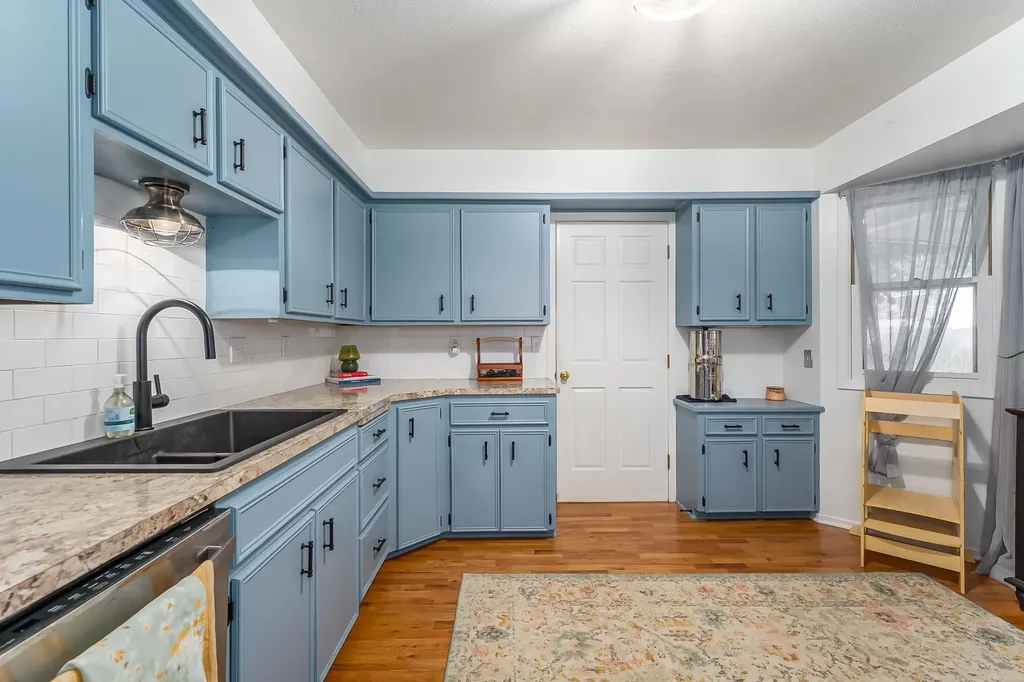 621 N Willow Drive Derby KS 67037-1949
