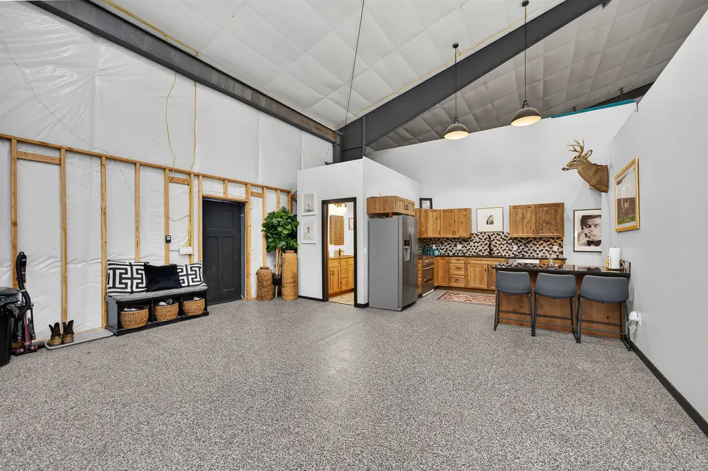 10730 E 103rd Street S Mulvane KS 67110