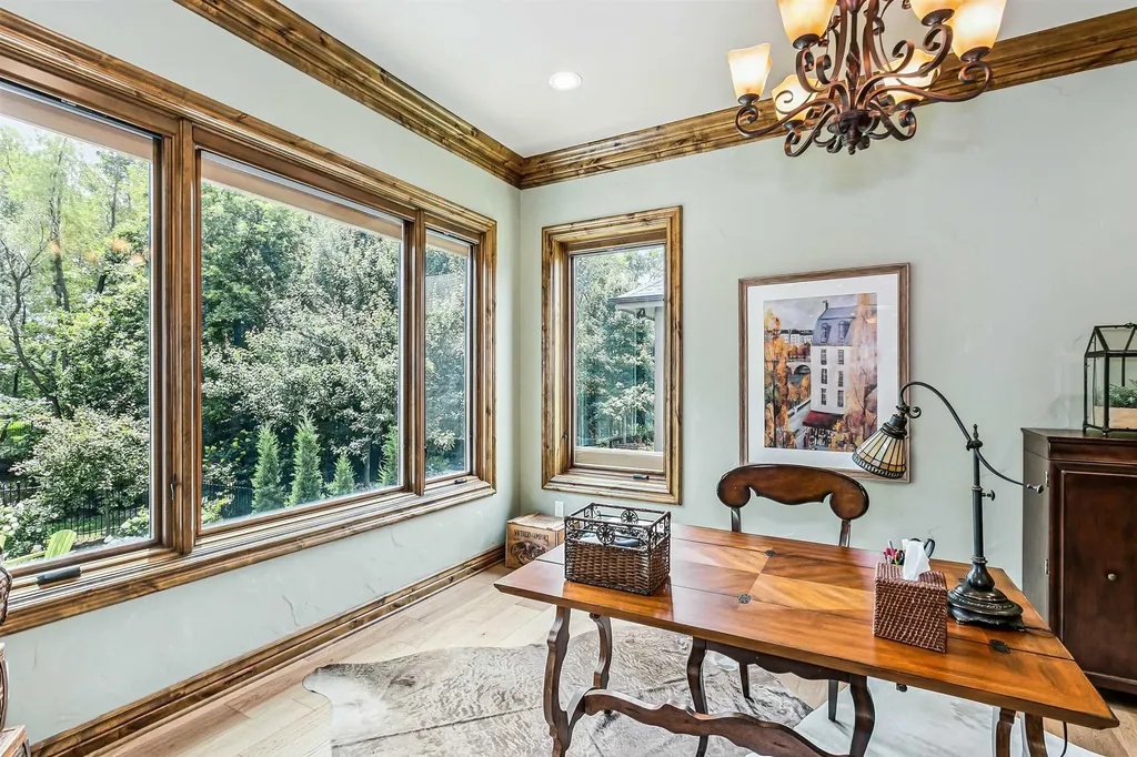 2240 N Williamsgate Court Wichita KS 67228