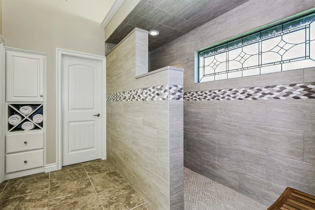 2240 N Williamsgate Court Wichita KS 67228