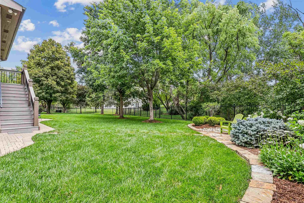 2240 N Williamsgate Court Wichita KS 67228