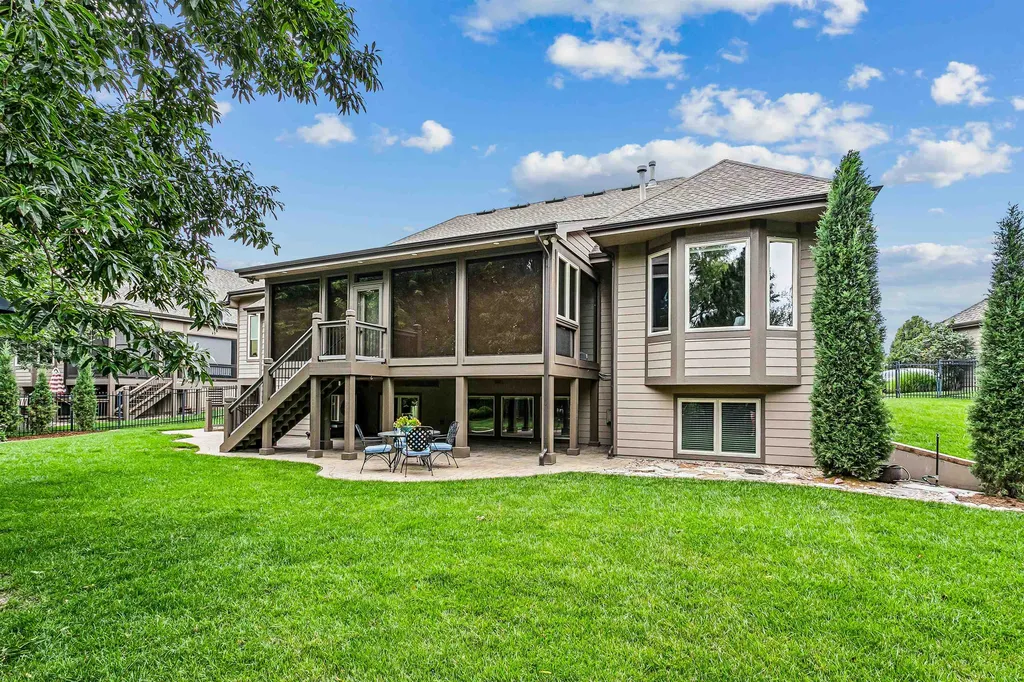 2240 N Williamsgate Court Wichita KS 67228