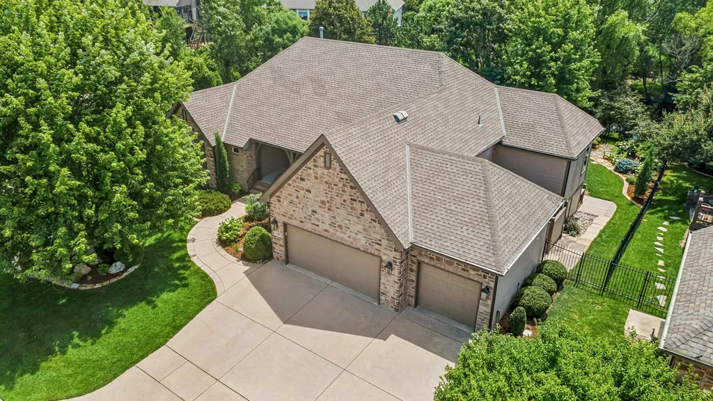 2240 N Williamsgate Court Wichita KS 67228