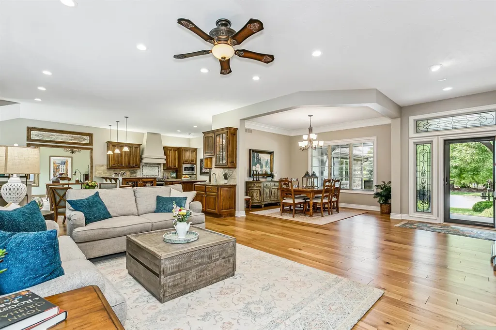 2240 N Williamsgate Court Wichita KS 67228