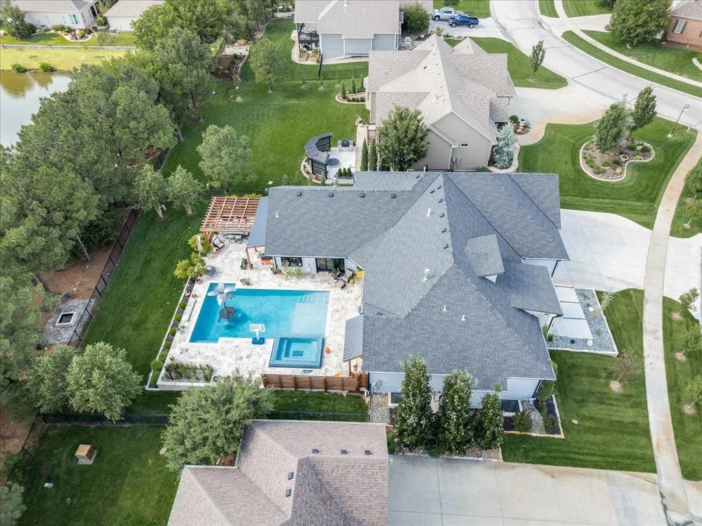 4015 N Fiddlers Cove Maize KS 67101