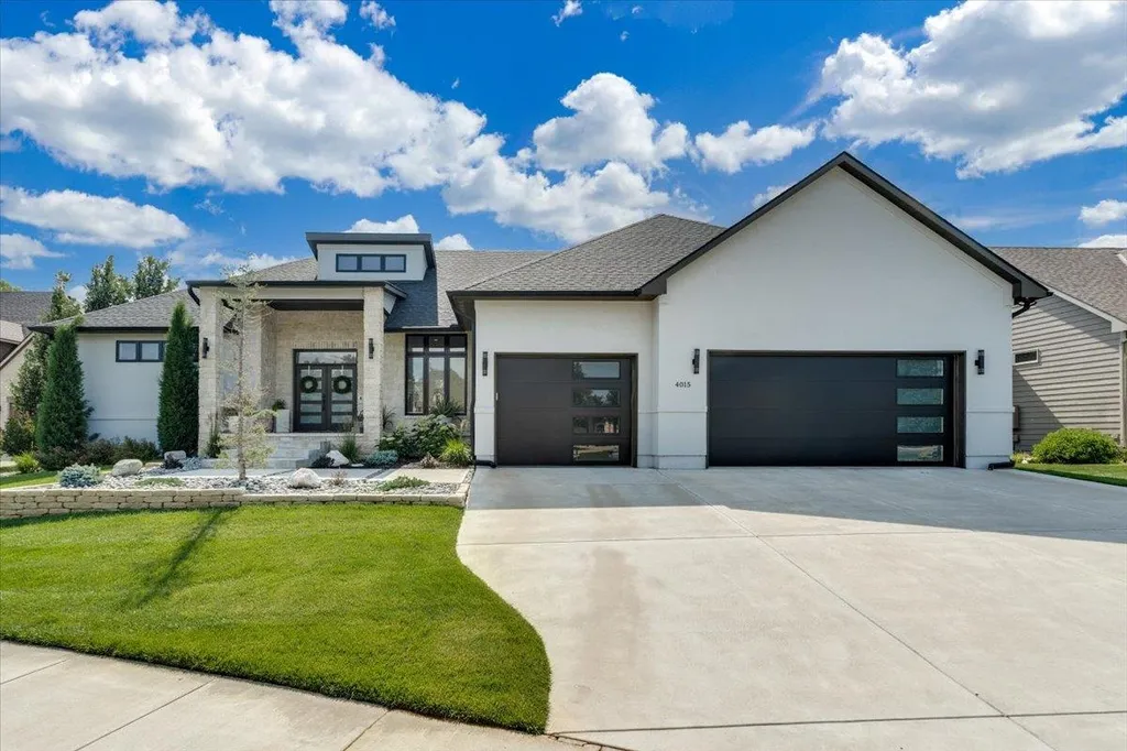 4015 N Fiddlers Cove Maize KS 67101