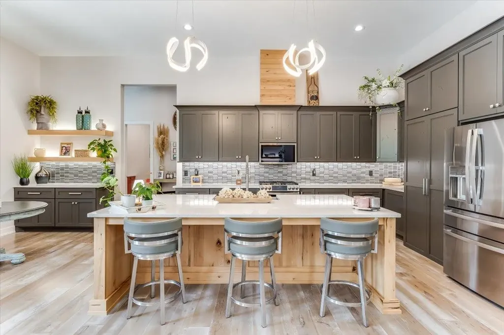 4015 N Fiddlers Cove Maize KS 67101