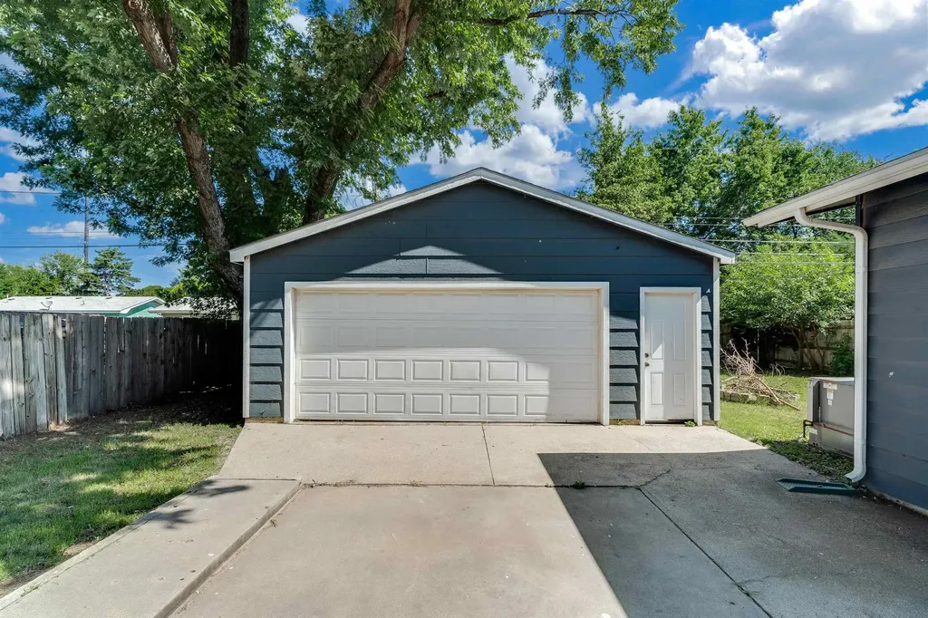 1718 E 53rd Street S Wichita KS 67216