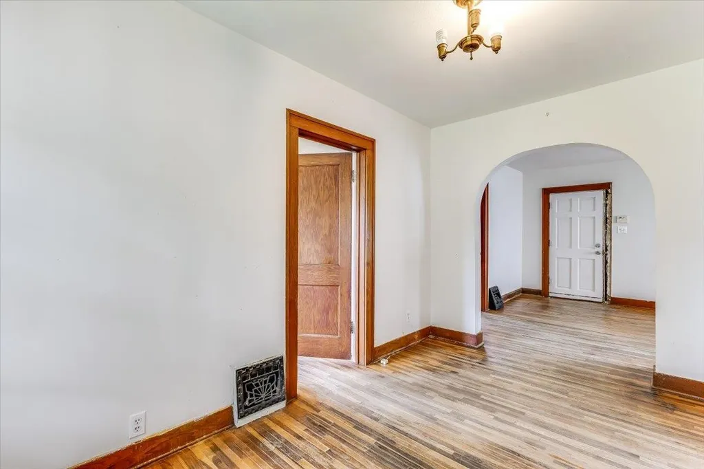 749 S Spruce Street Wichita KS 67211