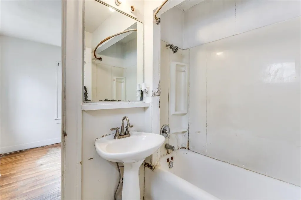 749 S Spruce Street Wichita KS 67211