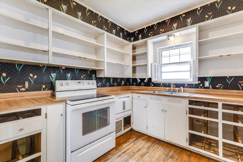 749 S Spruce Street Wichita KS 67211